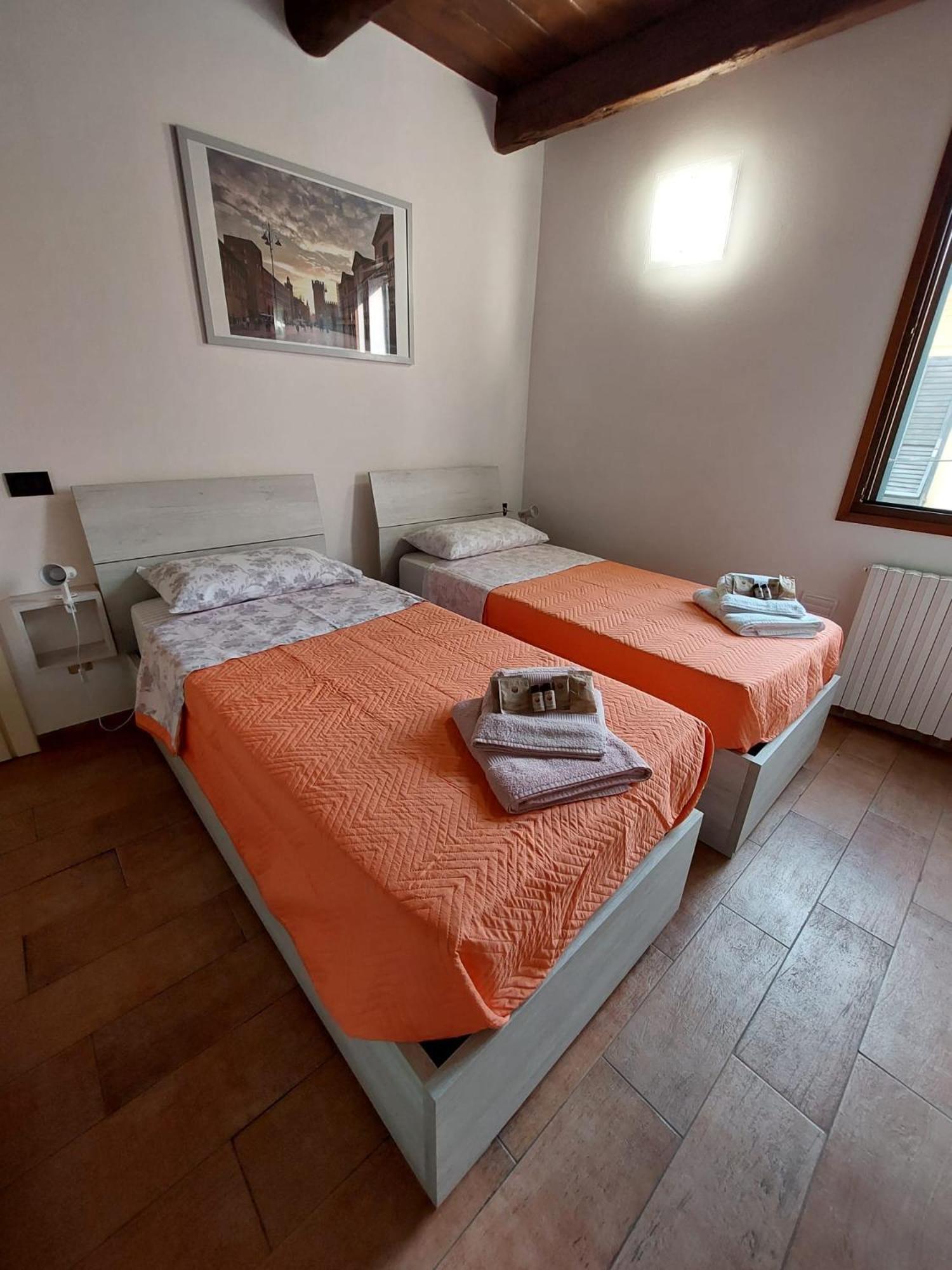 Dodo'S House Hotel Ferrara Bagian luar foto